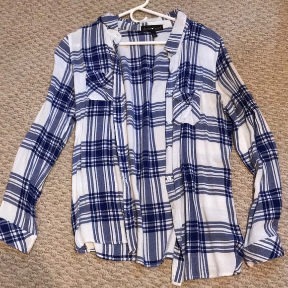 Derek Heart Tops - Long Sleeve Flannel Derek Heart Tops - Long Sleeve Flannel